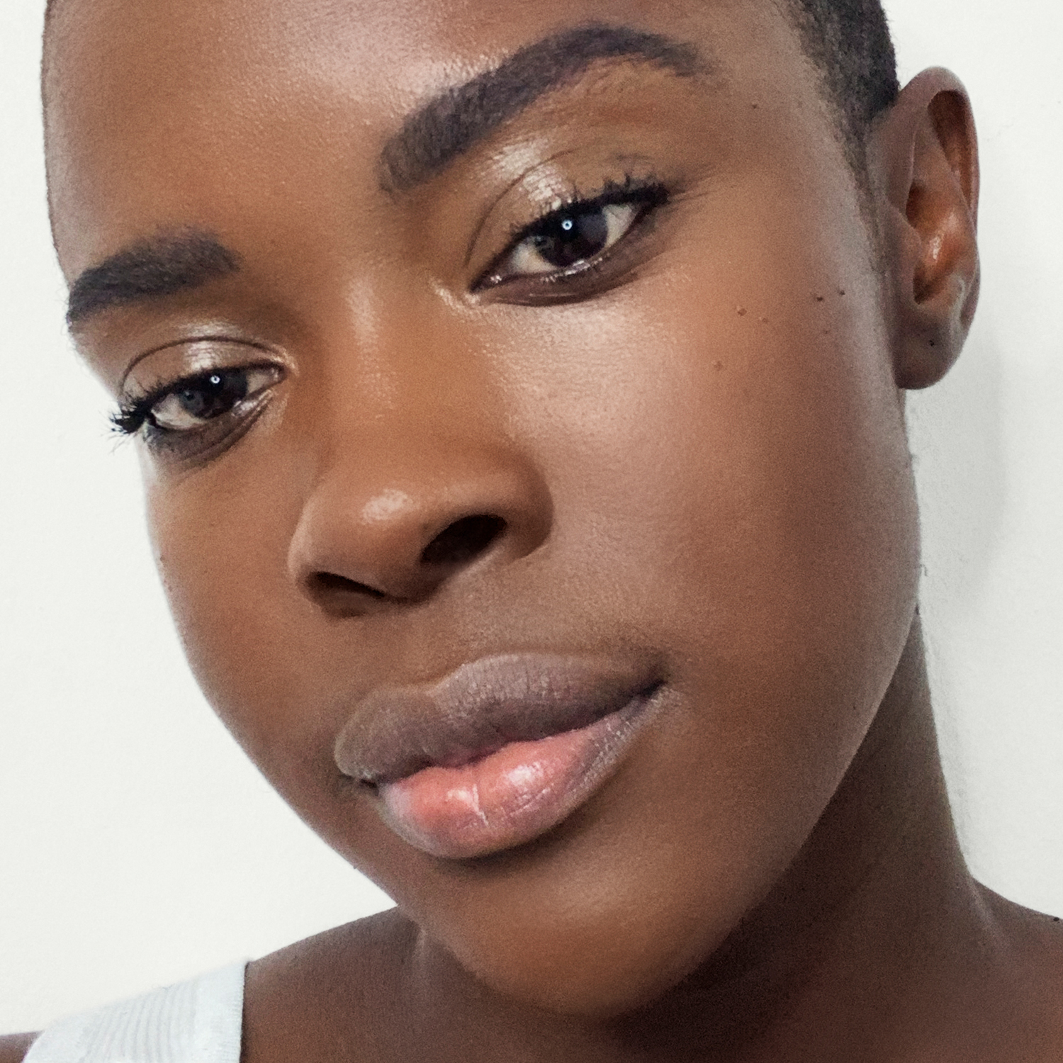 LIQUID TOUCH BRIGHTENING CONCEALER (CORRECTOR)